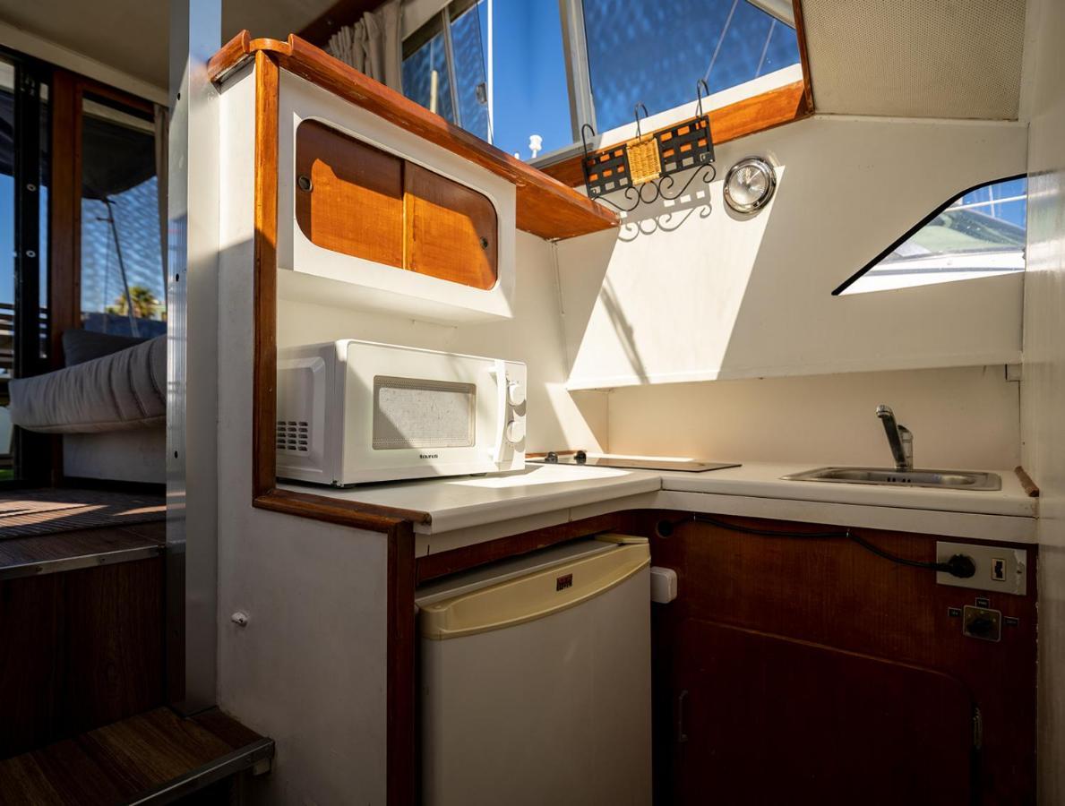 Hotel Spacious And Charming Boat In Port Forum Sant Adria de Besos Exterior foto