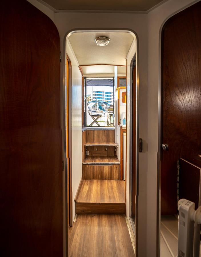 Hotel Spacious And Charming Boat In Port Forum Sant Adria de Besos Exterior foto