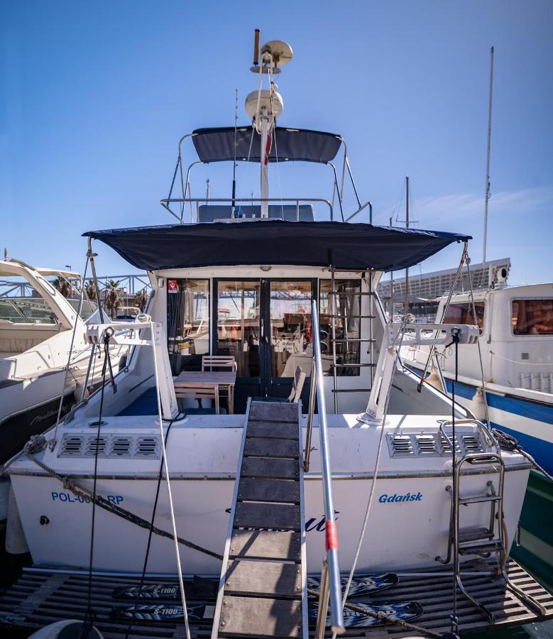 Hotel Spacious And Charming Boat In Port Forum Sant Adria de Besos Exterior foto