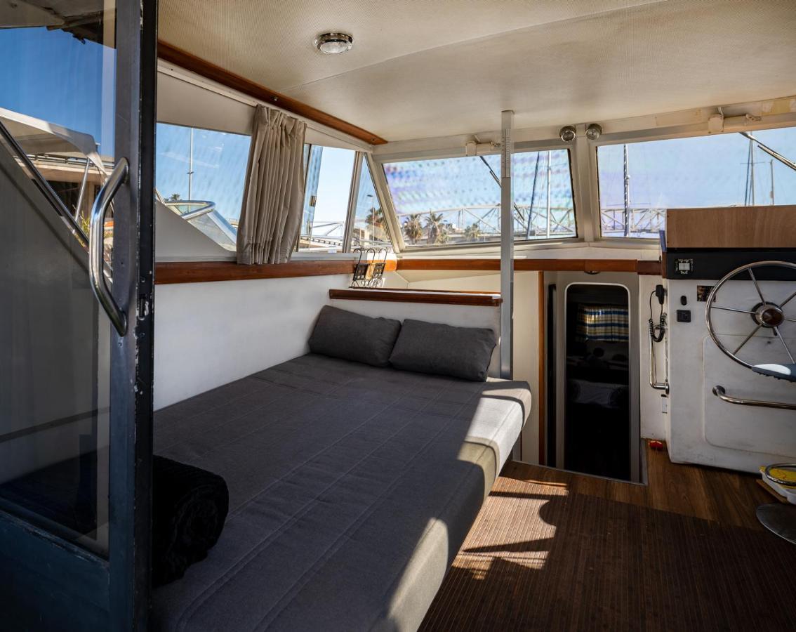 Hotel Spacious And Charming Boat In Port Forum Sant Adria de Besos Exterior foto