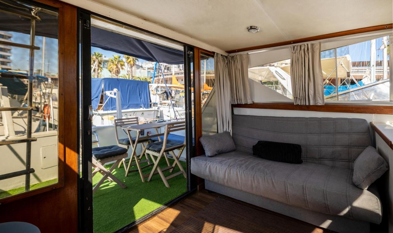 Hotel Spacious And Charming Boat In Port Forum Sant Adria de Besos Exterior foto